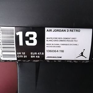 Air Jordan 3 Retro. White/Fire Red-Cement Grey